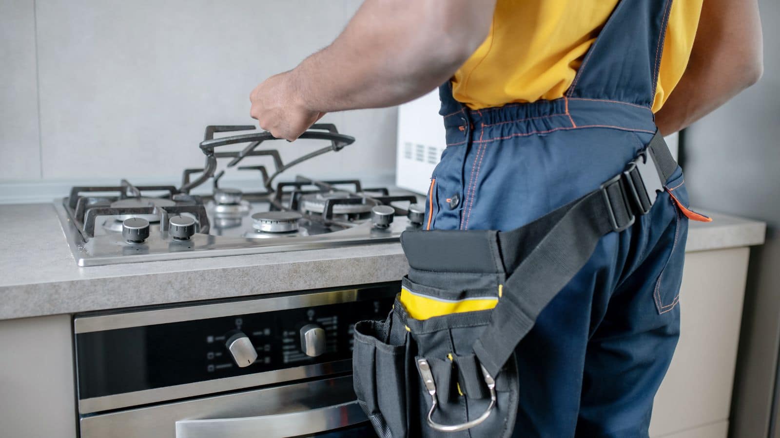 Stove Range Repair by a technician.
