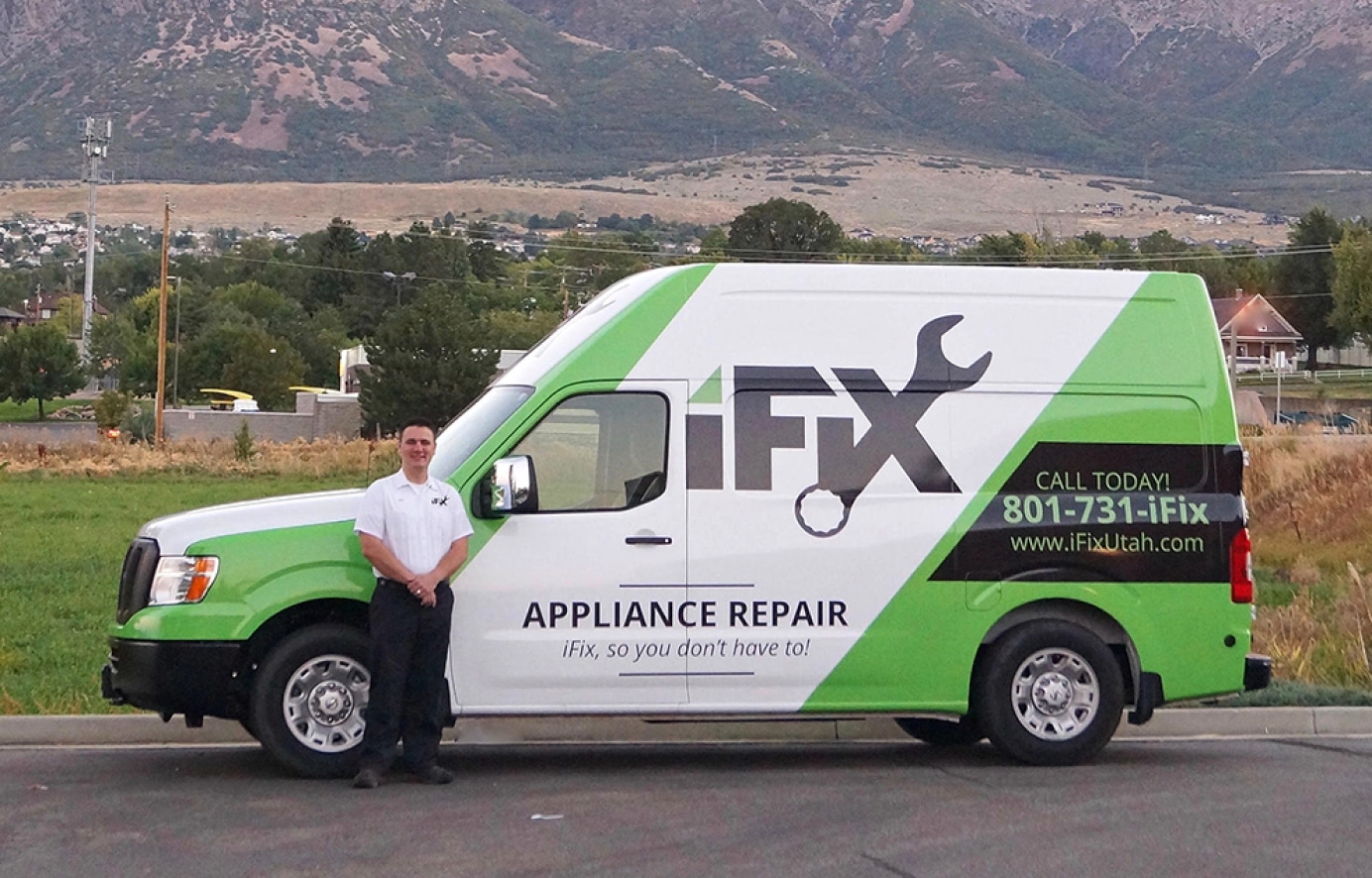 iFiX certified appliance repair technician